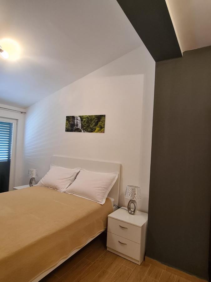 Camp Krka Hotel Лозовац Екстериор снимка