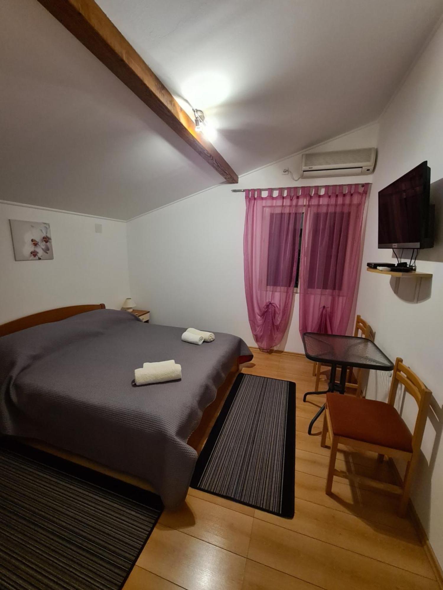 Camp Krka Hotel Лозовац Екстериор снимка