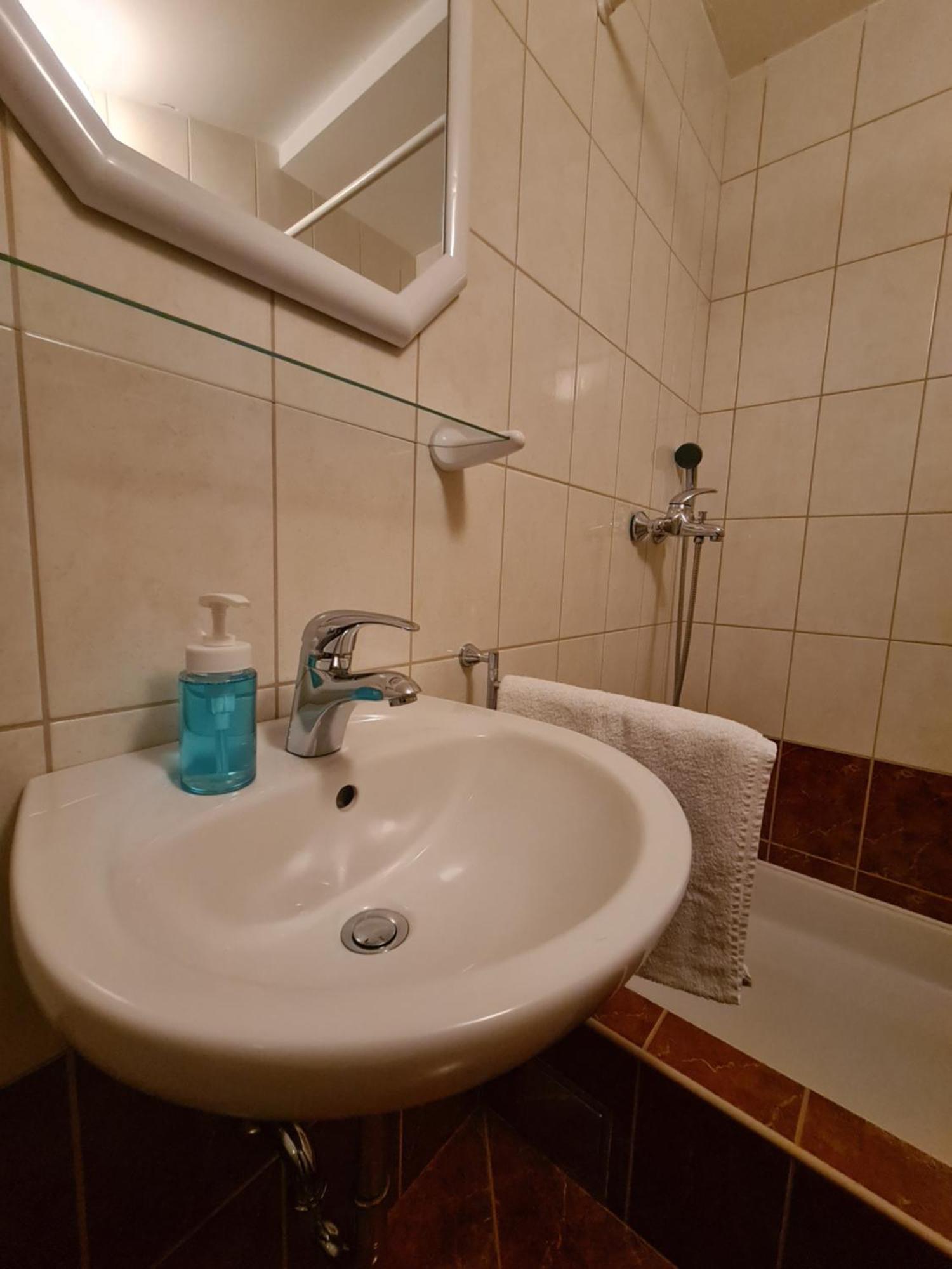 Camp Krka Hotel Лозовац Екстериор снимка