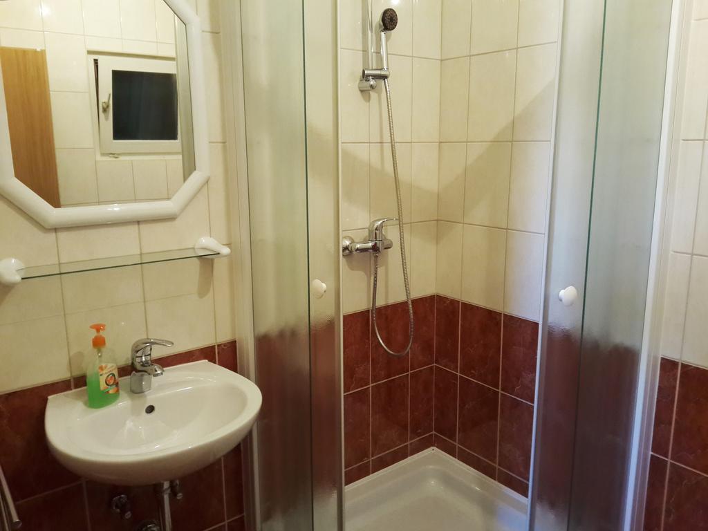 Camp Krka Hotel Лозовац Екстериор снимка