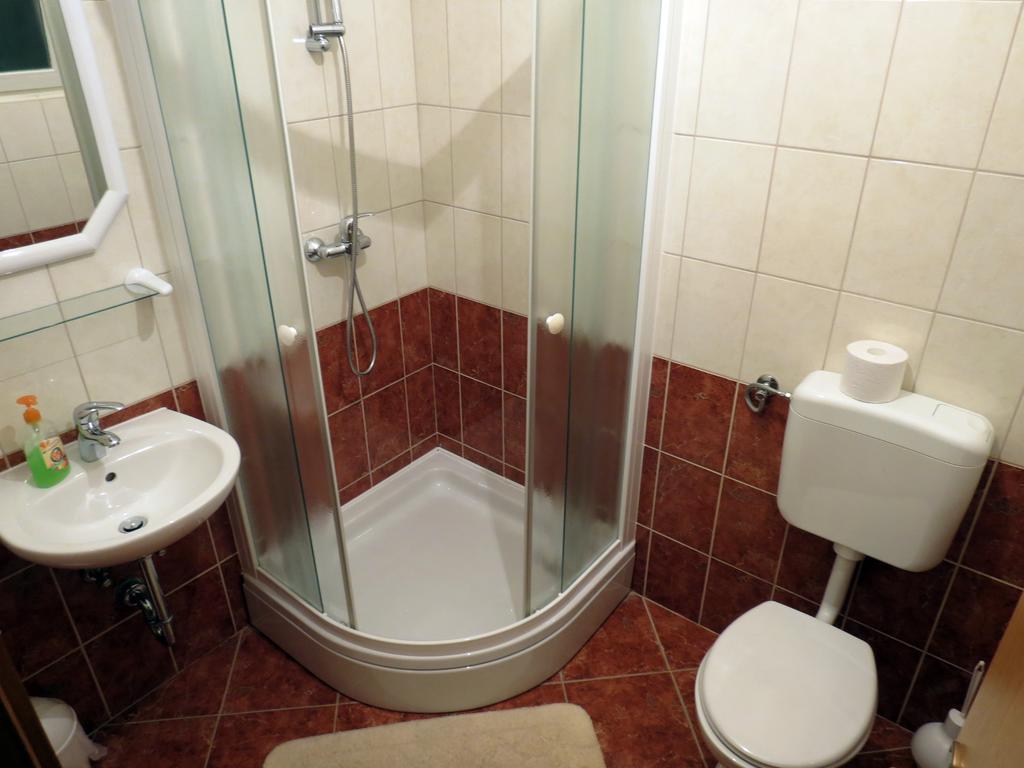 Camp Krka Hotel Лозовац Екстериор снимка