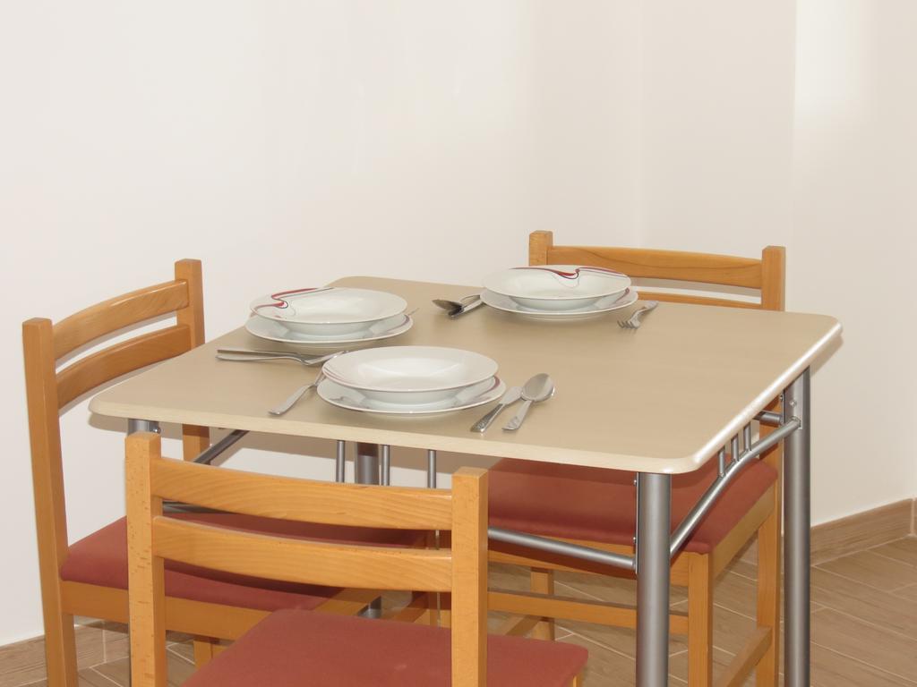 Camp Krka Hotel Лозовац Екстериор снимка