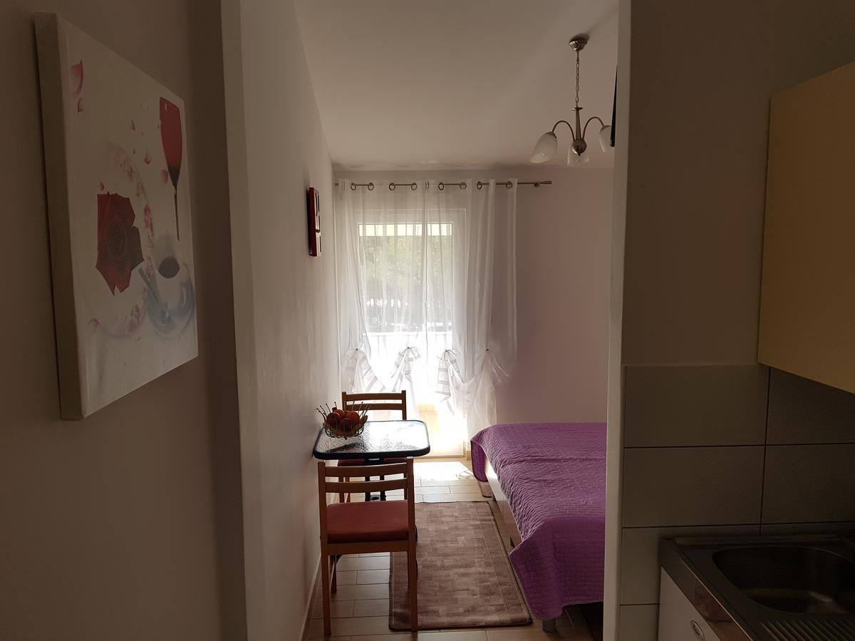 Camp Krka Hotel Лозовац Екстериор снимка